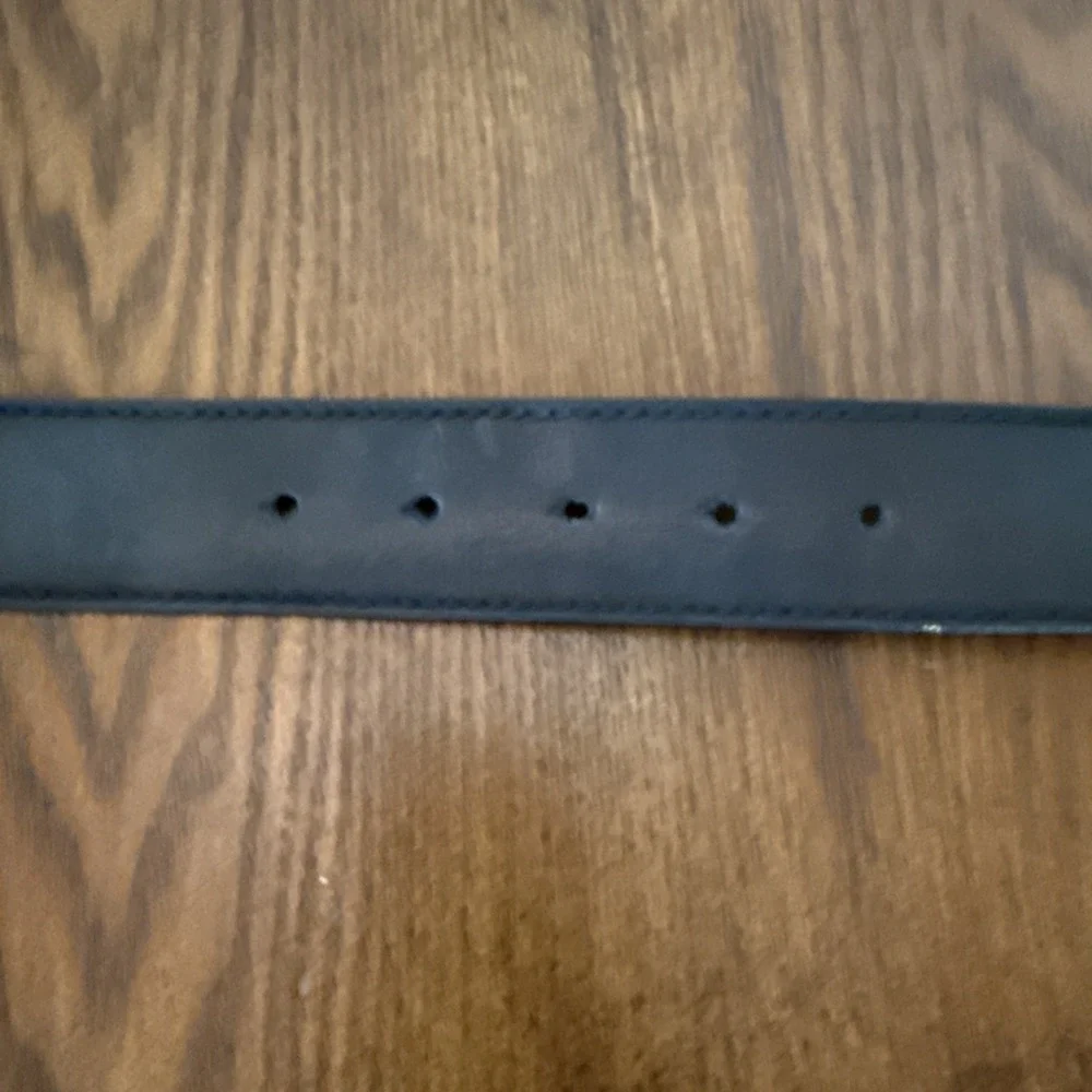 GUESS Genuine Leather Belt Size Small Black Solid Silver G Buckle Y2K